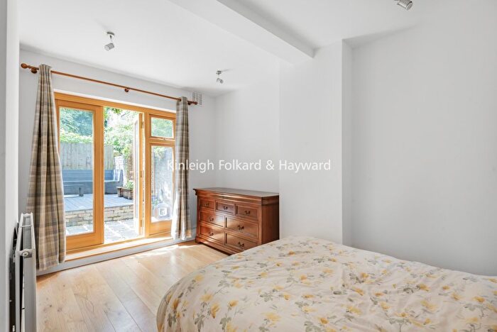 2 Bedroom Flat To Rent In Crayford Road, London, N7
