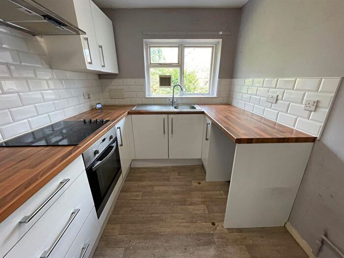 2 Bedroom Flat To Rent In Stathern Walk, Nottingham, NG5