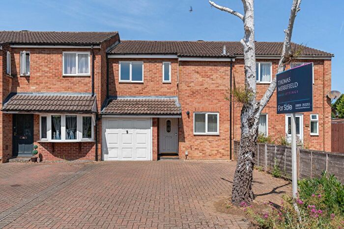 3 Bedroom Terraced House For Sale In Bassett Avenue, Bicester, OX26