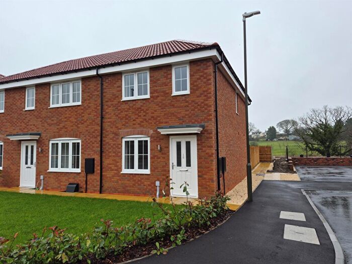2 Bedroom End Of Terrace House For Sale In Lewsley Drive, Somercotes, Alfreton, DE55