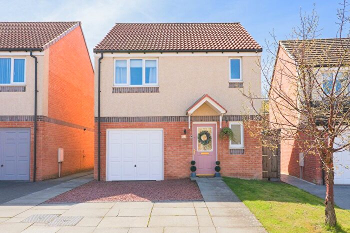 3 Bedroom Detached House For Sale In Rankin Drive, Falkirk, FK2