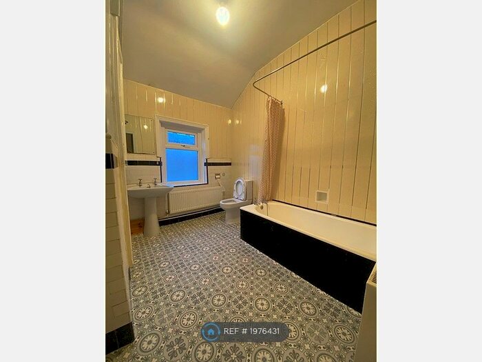 3 Bedroom Terraced House To Rent In Norwood Terrace, Shipley, BD18