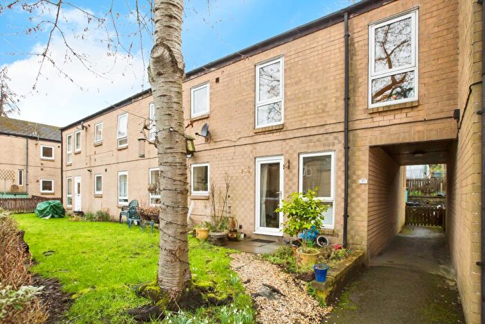 2 Bedroom Apartment For Sale In Elphaborough Close, Mytholmroyd, Hebden Bridge, HX7