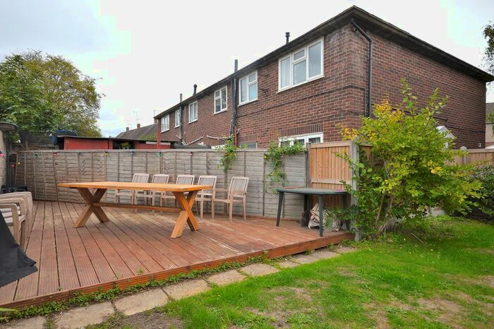 2 Bedroom Maisonette To Rent In Shooters Road, Enfield, EN2