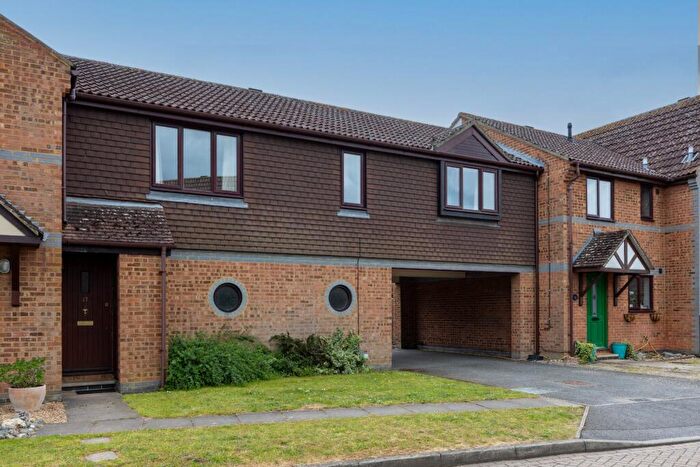 2 Bedroom Maisonette For Sale In Bowers Close, Guildford, Surrey, GU4