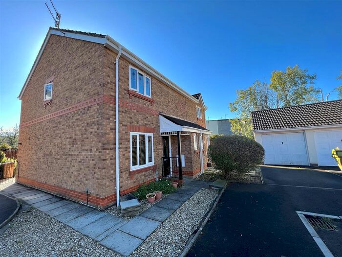 3 Bedroom Semi-Detached House To Rent In Clos Cae Pwll, Nelson, Treharris, CF46