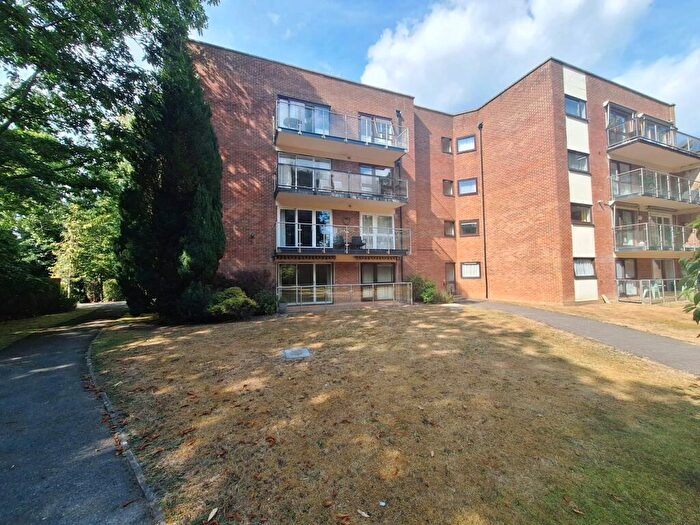 3 Bedroom Apartment To Rent In Western Road, Poole, BH13