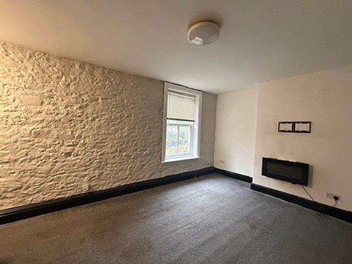 1 Bedroom Flat To Rent In Burnley Road, Padiham, Burnley, BB12