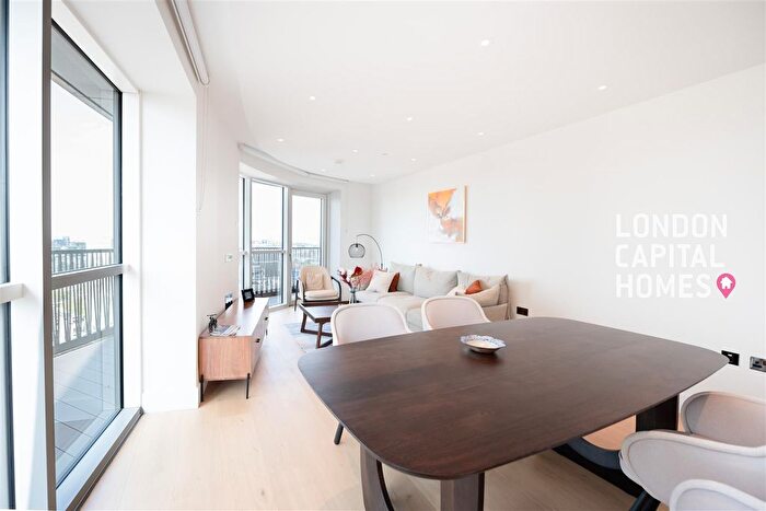 2 Bedroom Flat To Rent In Cassini Apartments, Cascade Way, London, W12