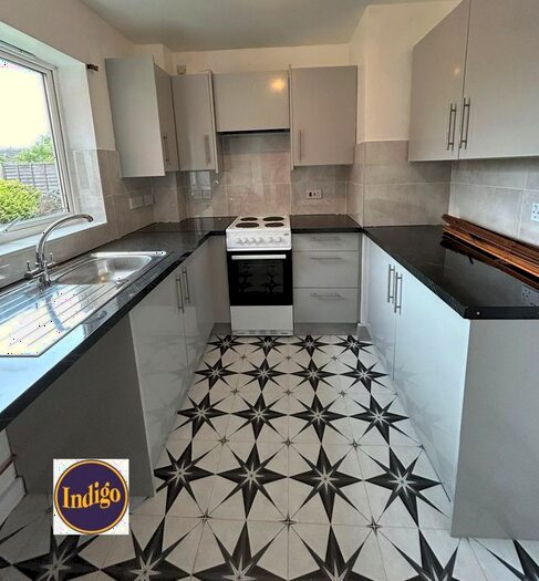 2 Bedroom Flat To Rent In Miles Drive, London, SE28