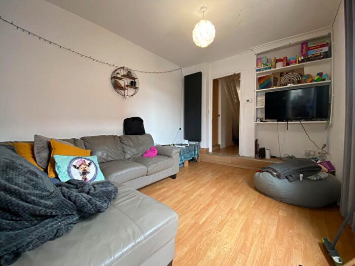 5 Bedroom End Of Terrace House To Rent In Dogfield Street, Cathays, CF24