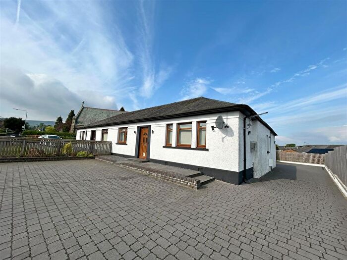 3 Bedroom Semi-Detached Bungalow To Rent In Kincladie Place, Dunning, PH2