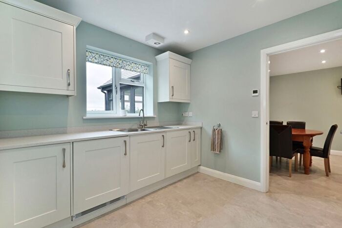 4 Bedroom Bungalow For Sale In Clehonger, Hereford, HR2