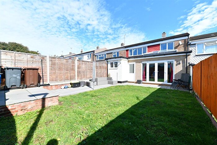 3 Bedroom Terraced House For Sale In Archer Road, Stevenage, SG1