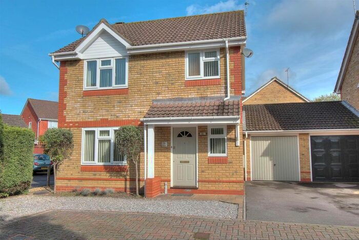 3 Bedroom Link Detached House To Rent In Field View, Chandler's Ford, Eastleigh, SO53