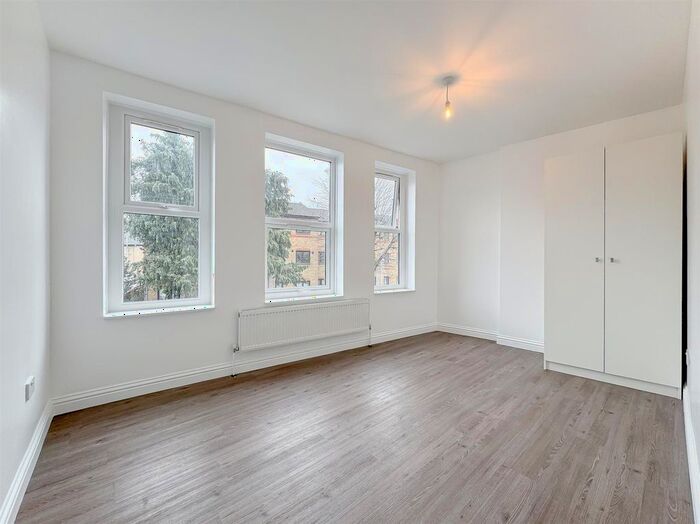 2 Bedroom Flat To Rent In West Green Road, London, N15