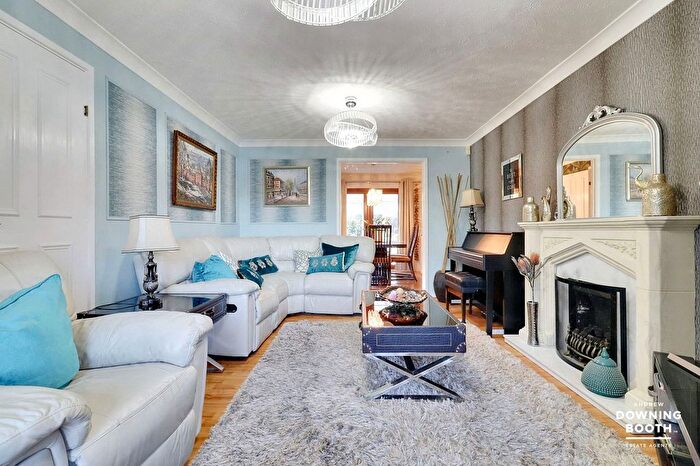 4 Bedroom Detached House For Sale In Meadow Croft, Streethay, Lichfield, WS13
