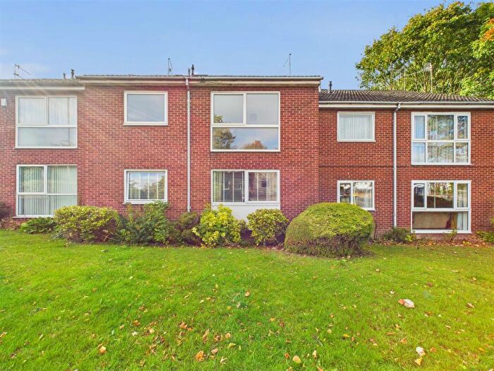 2 Bedroom Maisonette To Rent In Raibank Gardens, Woodthorpe, Nottingham, NG5