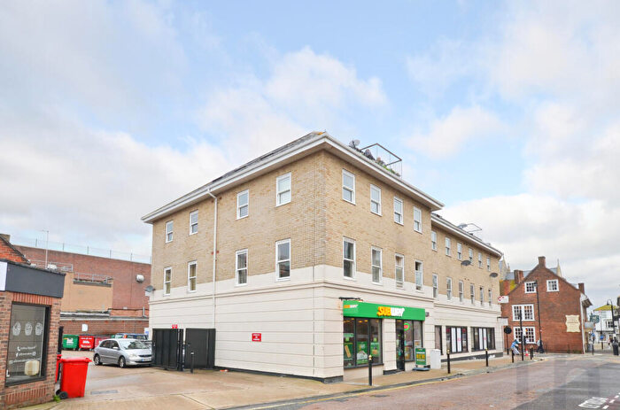 2 Bedroom Flat To Rent In Newport, Isle Of Wight, PO30