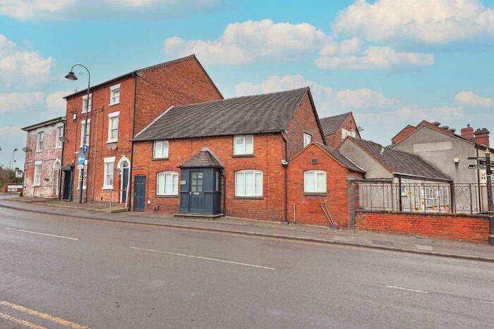 2 Bedroom End Of Terrace House To Rent In Crown Street, Stone, ST15