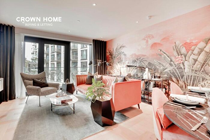 1 Bedroom Apartment For Sale In Saffron Gardens, London Dock, Vaughan Way, London, E1W