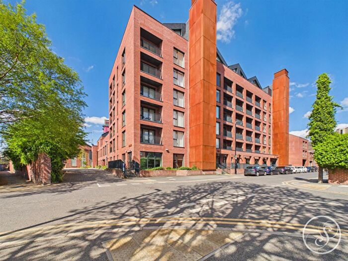 2 Bedroom Flat For Sale In David Street, Leeds, LS11