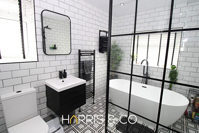 3 Bedroom Semi-Detached House For Sale In Fleetwood Road, Fleetwood, FY7