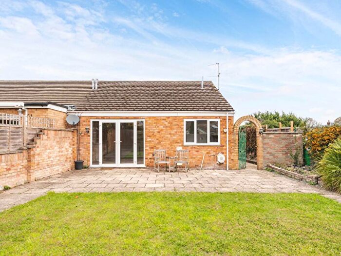 3 Bedroom Bungalow For Sale In Chilcourt Road, , Royston, SG8