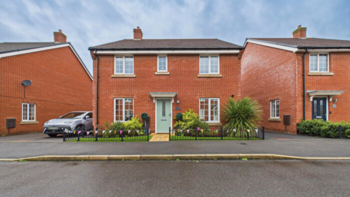 4 Bedroom Detached House For Sale In Calville Gardens, Aylesbury, Buckinghamshire, HP18