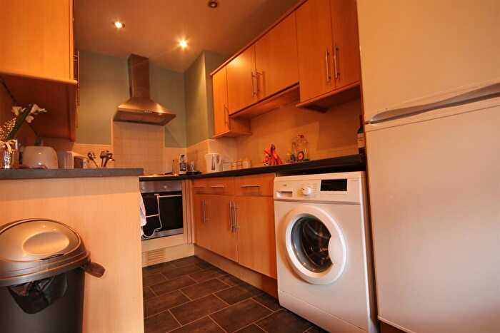 3 Bedroom Apartment To Rent In Helmsley Road, Sandyford, NE2