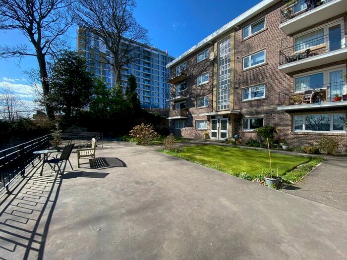 2 Bedroom Apartment To Rent In Fulwood Park Mansions, Chesterwood Drive, S10