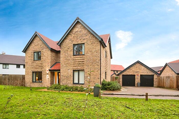 4 Bedroom Detached House For Sale In Mitchell Gardens, Copthorne, Crawley, RH10