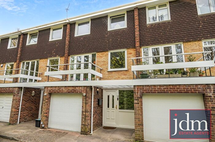 4 Bedroom Terraced House To Rent In Southlands Grove, Bromley, BR1