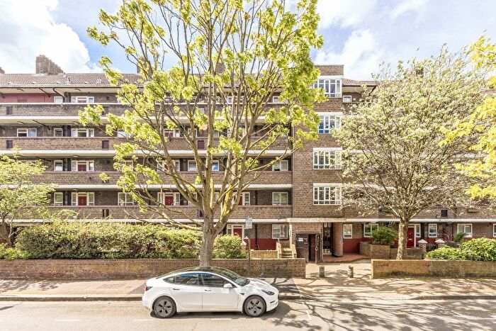 3 Bedroom Flat To Rent In White City Estate, White City, W12