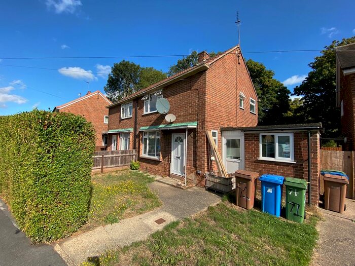 2 Bedroom Semi-Detached House To Rent In Manor Way, Hull, HU10