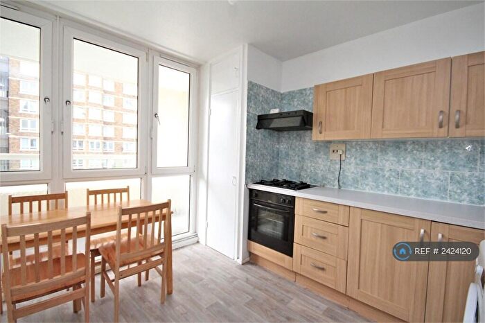 2 Bedroom Maisonette To Rent In Bath Court, London, EC1V