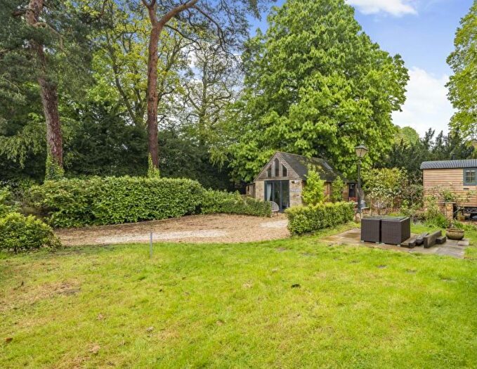 1 Bedroom Property To Rent In Wroslyn Road, Freeland, Witney, OX29