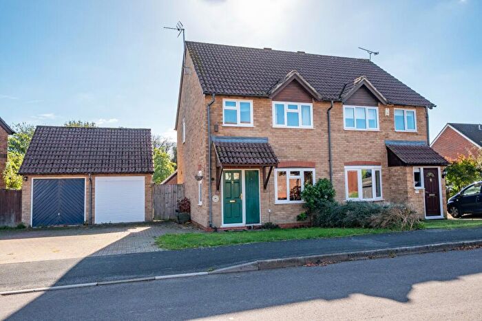 3 Bedroom Semi-Detached House For Sale In Swallowfields, Andover, SP10