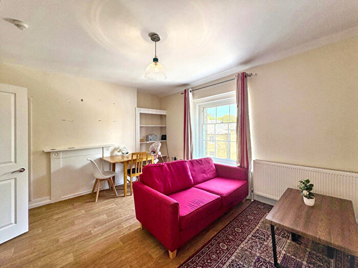 2 Bedroom Flat To Rent In Cranbury Place, SO14