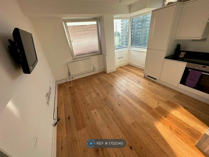 2 Bedroom Flat To Rent In Green Dragon House, Croydon, CR0