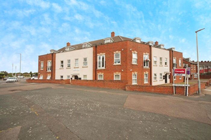 2 Bedroom Flat For Sale In Catsbrook Road, Luton, LU3