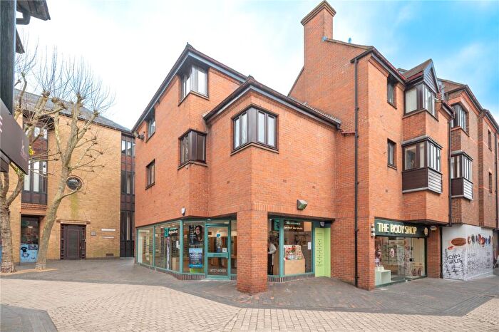 2 Bedroom Flat To Rent In Victoria Street, St. Albans, Hertfordshire, AL1