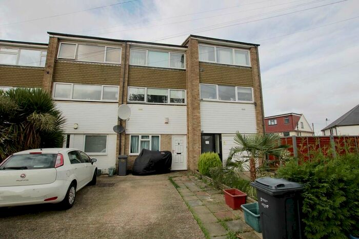 3 Bedroom Terraced House To Rent In Sonia Gardens, Heston, Hounslow, TW5