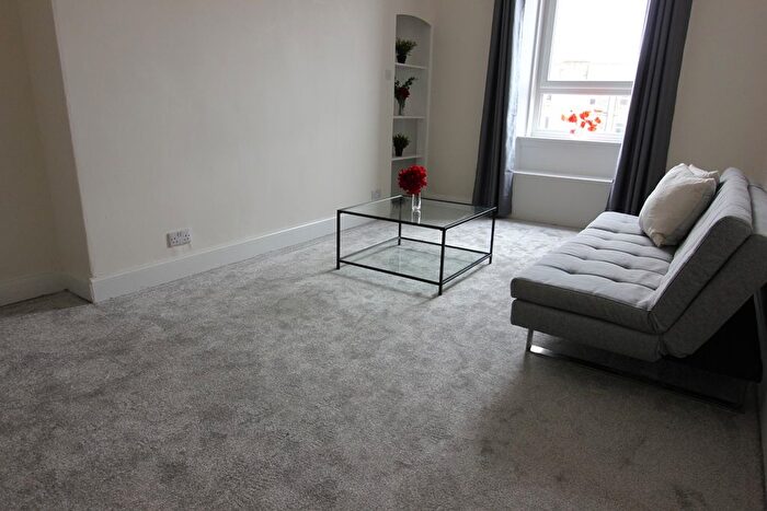 2 Bedroom Flat To Rent In Wheatfield Road, Edinburgh, EH11