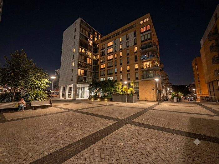 2 Bedroom Flat To Rent In Wood Wharf, London, SE10