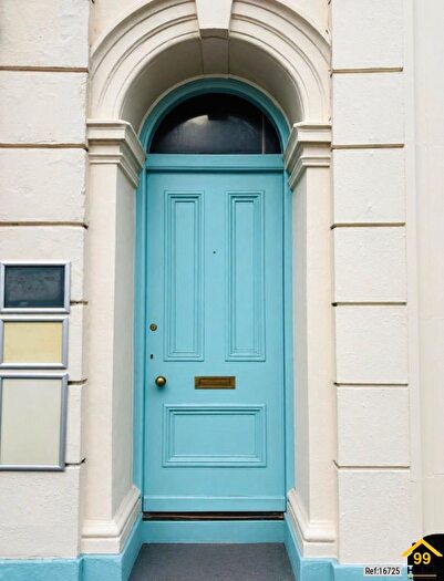 1 Bedroom Flat To Rent In Lucius Street, Torquay, Devon, TQ2