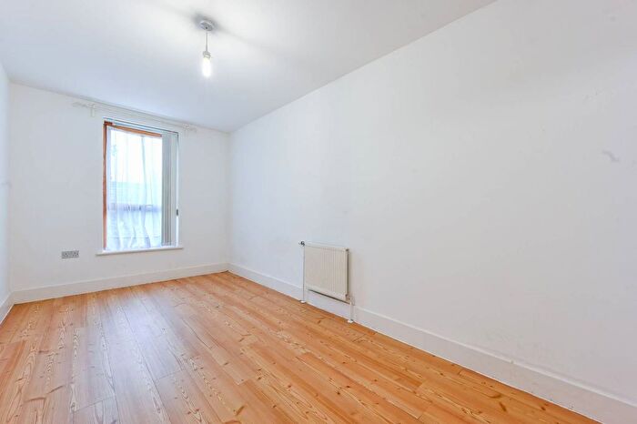 2 Bedroom Flat To Rent In Chargeable Lane, Plaistow, London, E13