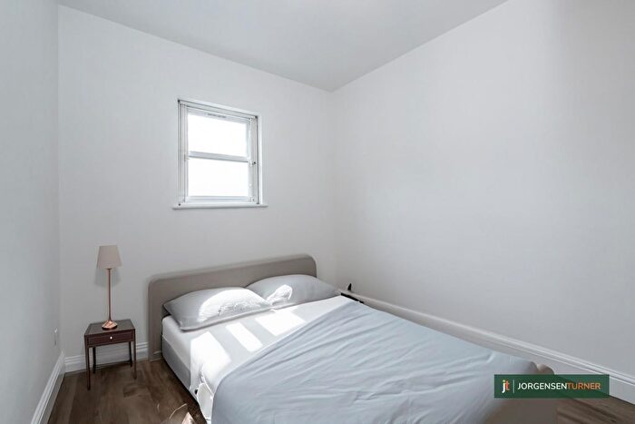 1 Bedroom Flat For Sale In Lancaster Road, Notting Hill, W11