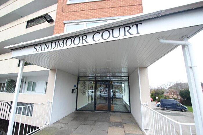 Flat To Rent In Sandmoor Court, Leeds, West Yorkshire, Uk, LS17