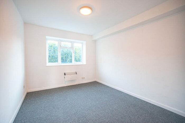 2 Bedroom Flat To Rent In Cliff Road, Hornsea, HU18